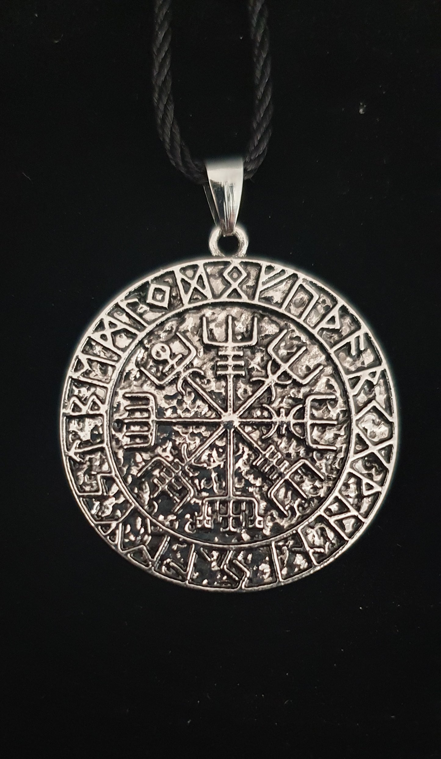 Norse Vegvisir Symbol Necklace Viking Magical Staves Compass Pendant