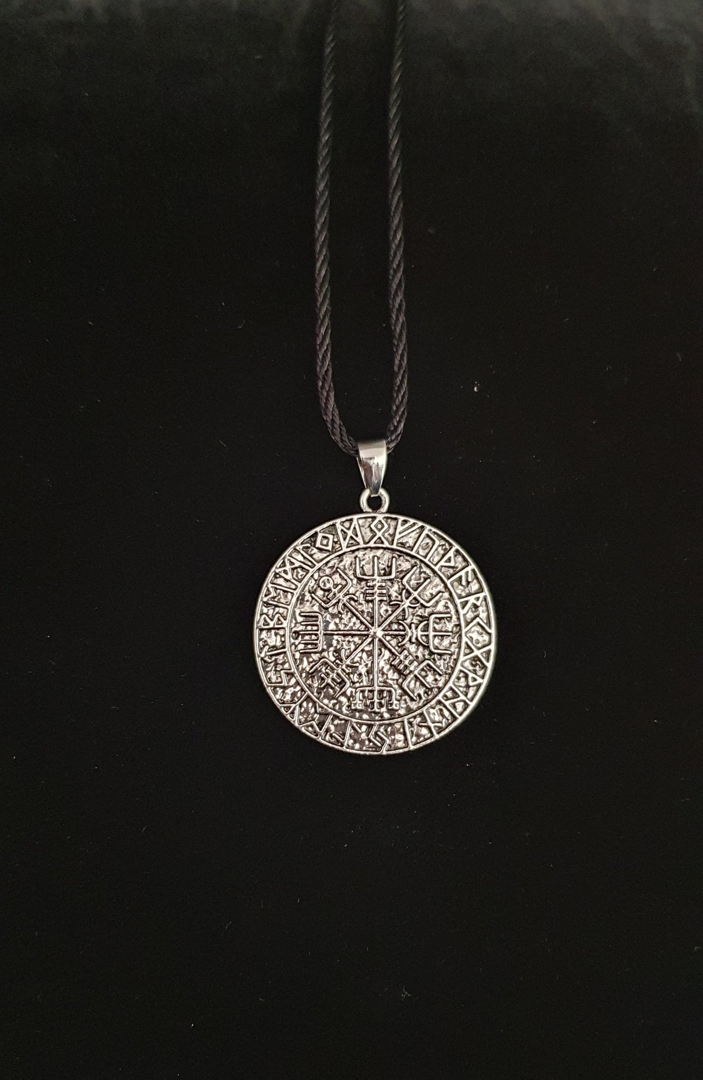 Norse Vegvisir Symbol Necklace Viking Magical Staves Compass Pendant