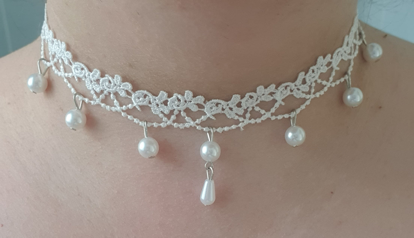 White lace and pearl bead chocker necklace