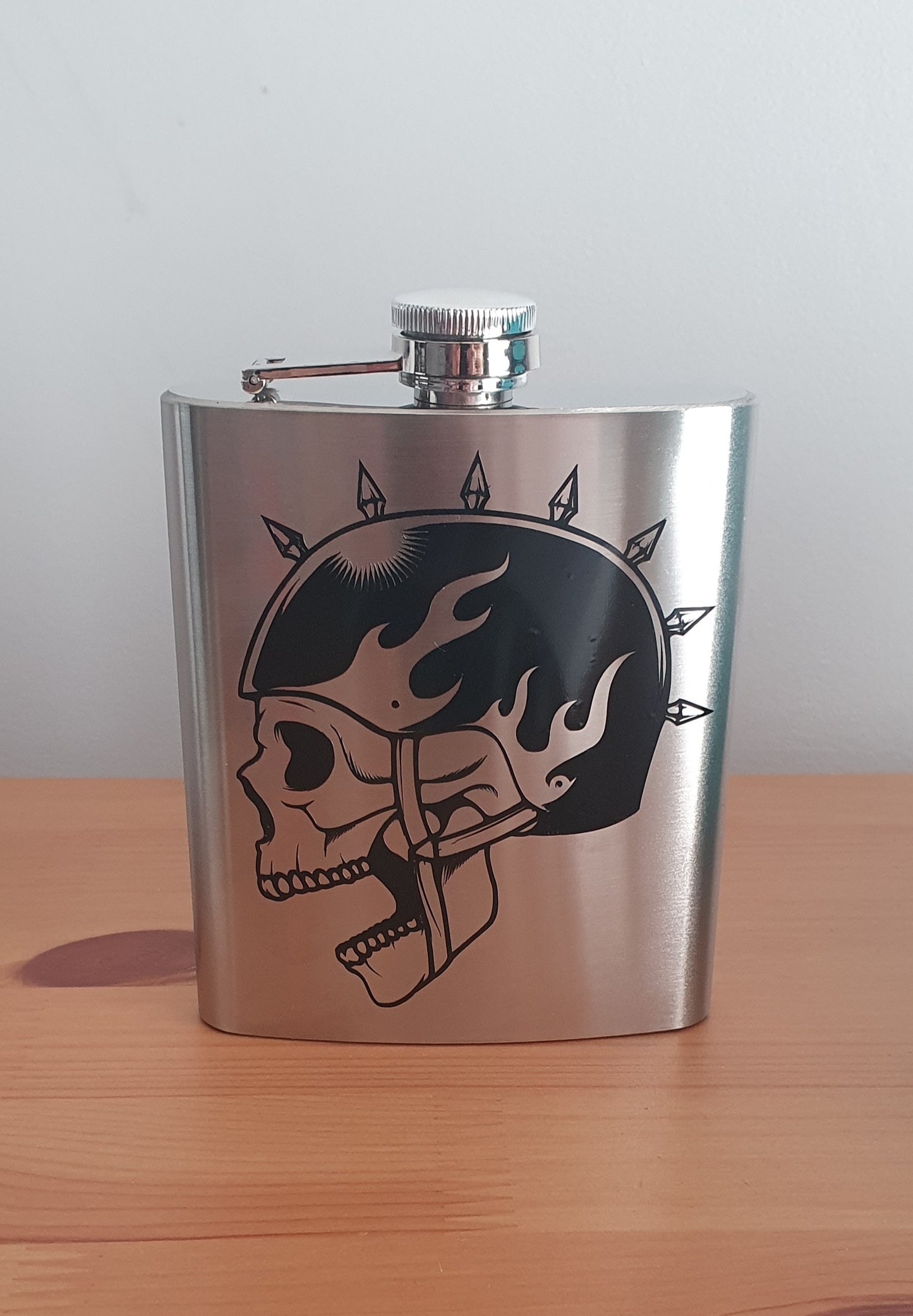 personalised 7oz stainless steel silver biker skull hip flask