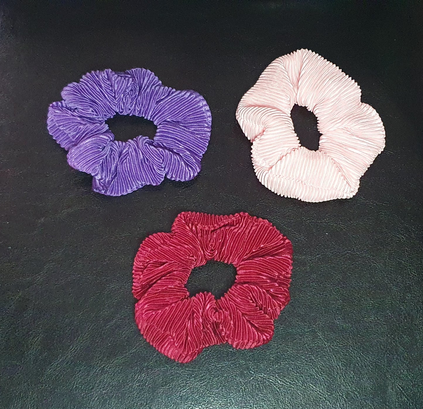 Crinkled effect satin hair scrunchies trio set