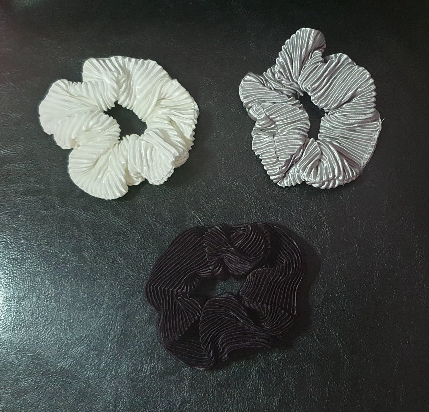 Crinkled effect satin hair scrunchies trio set