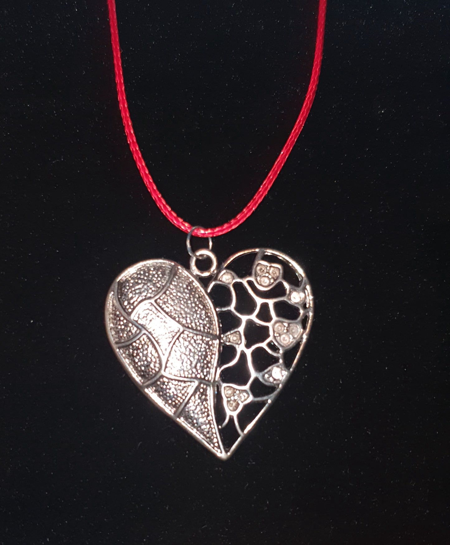 Heart pendant necklace