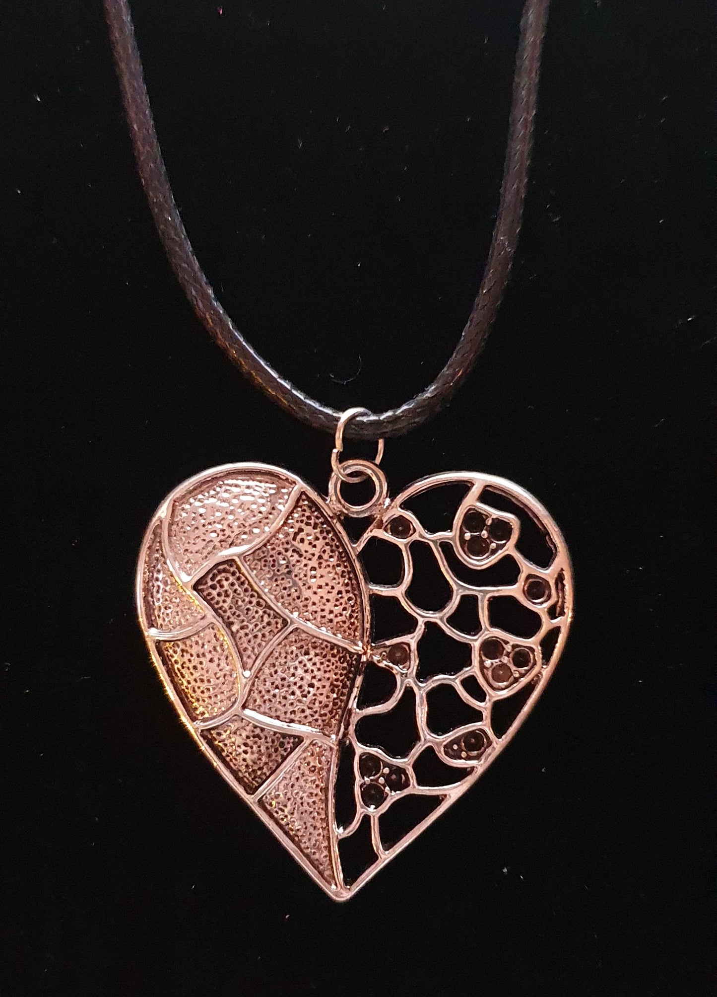 Heart pendant necklace