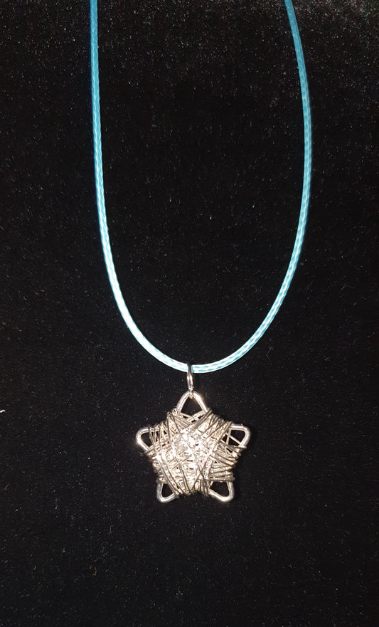 Silver star pendant necklace