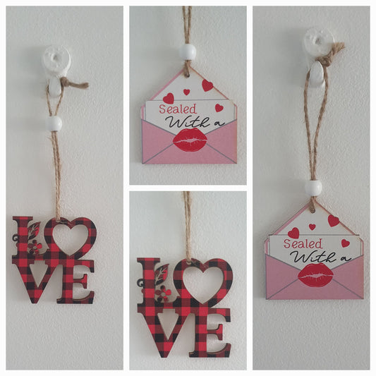 Valentine - wall décor wooden tags