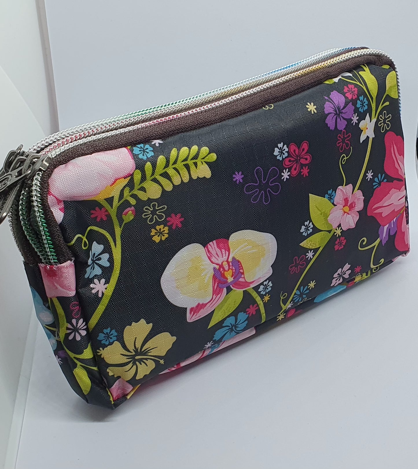 Handbag purse with strap and three compartments