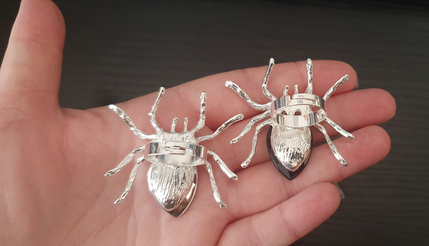 Metal spider gemmed adjustable ring