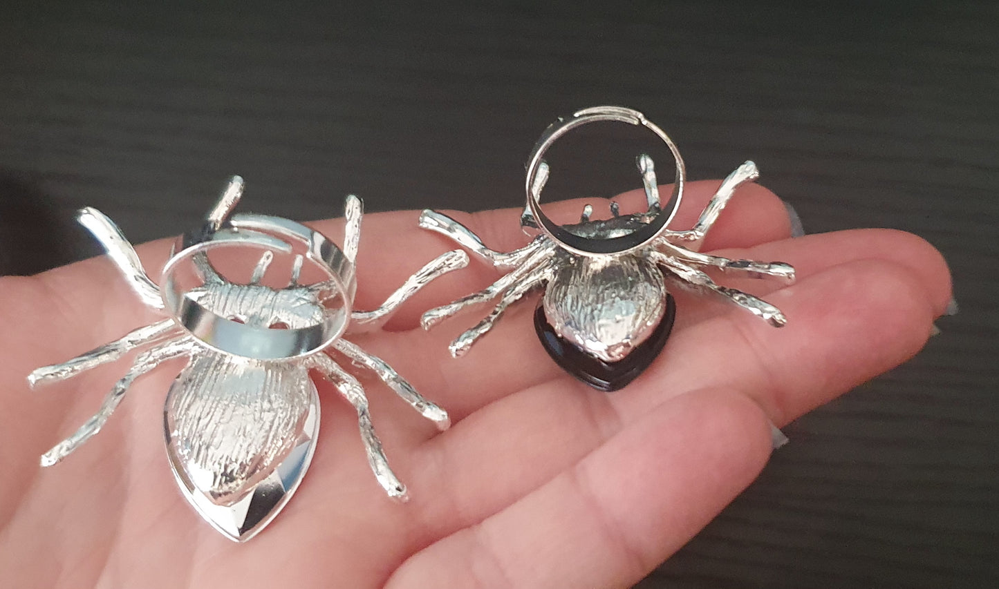 Metal spider gemmed adjustable ring