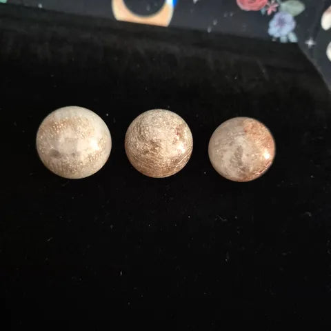 Thousand Layer Agate Small Spheres