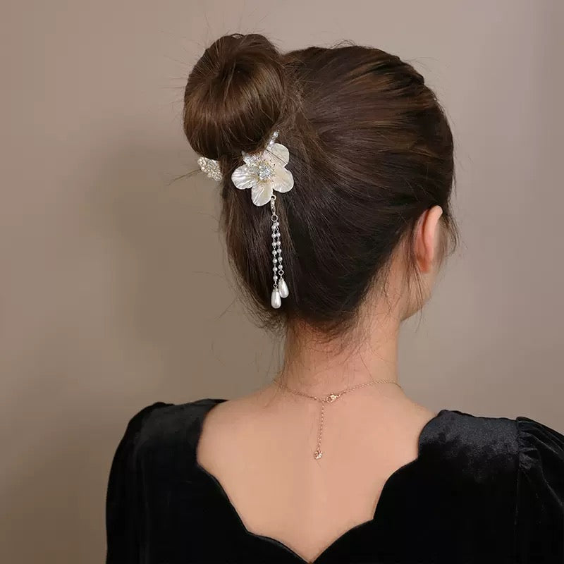 Flower Pearl bead and Crystal rhinestone Hair claw for buns/ponytails