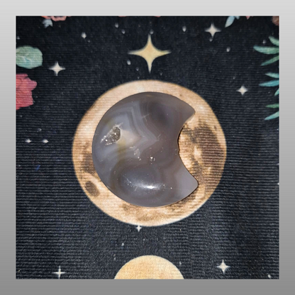 Agate Moon Carving – Natural Crescent Gemstone