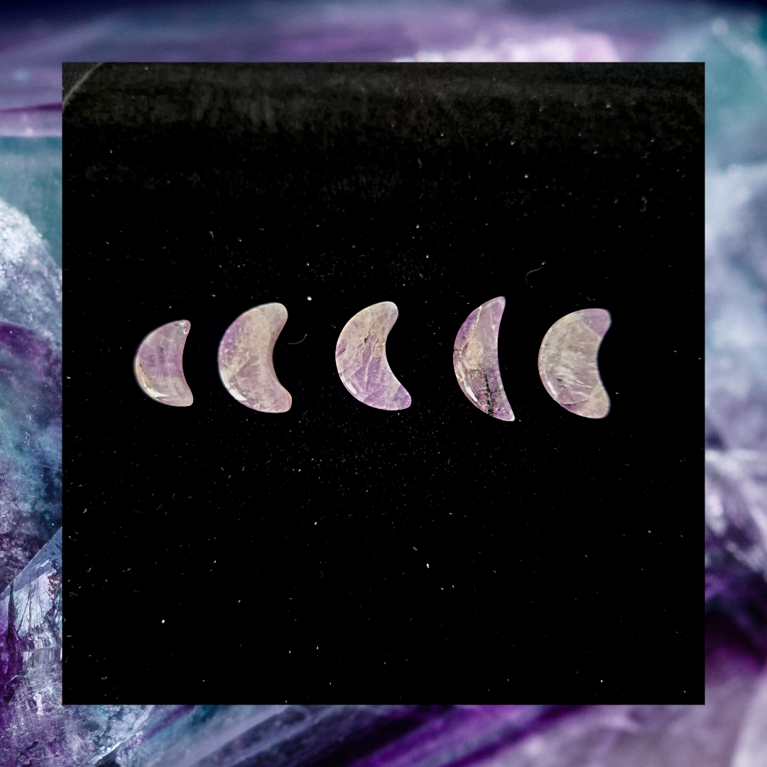 Dream Amethyst Crescent Moon – 1.5–2 cm Polished Mini Crystal
