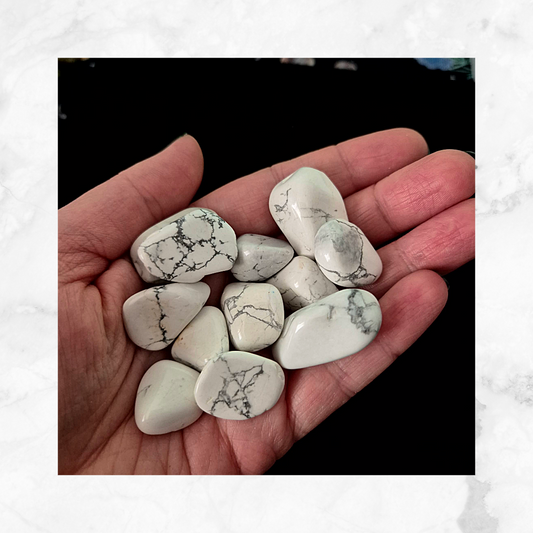 Calming White Howlite Tumble – 2cm Serenity Stone