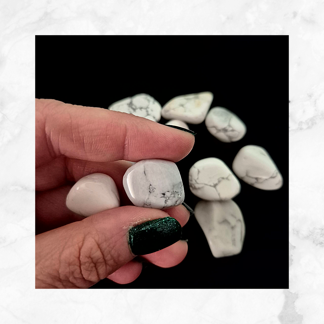 Calming White Howlite Tumble – 2cm Serenity Stone