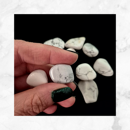 Calming White Howlite Tumble – 2cm Serenity Stone