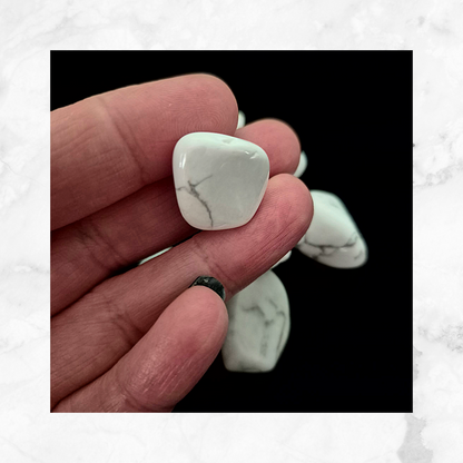 Calming White Howlite Tumble – 2cm Serenity Stone