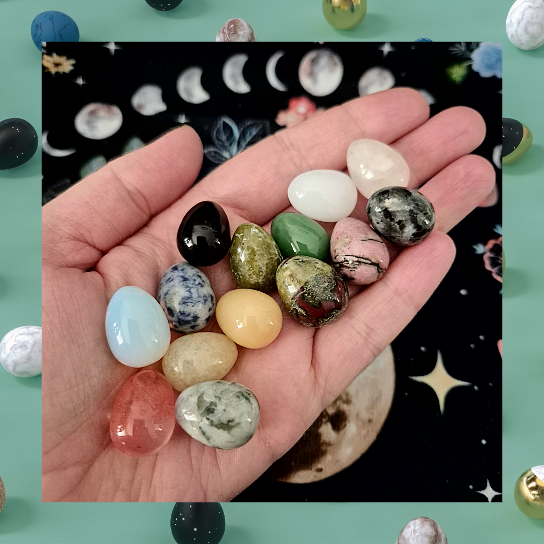 Polished Gemstone Egg – 2 cm Mini Carving