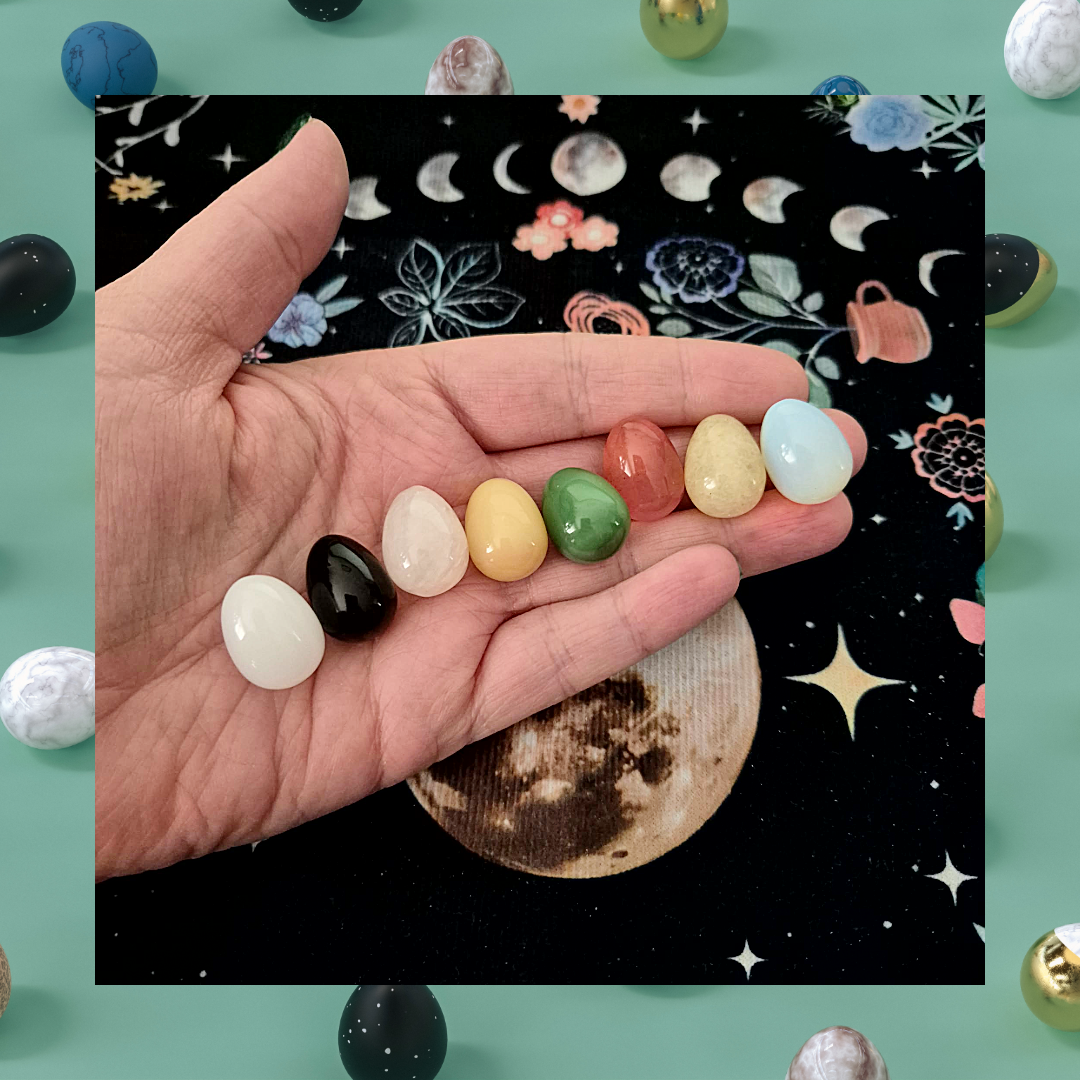 Polished Gemstone Egg – 2 cm Mini Carving