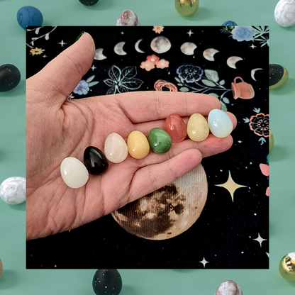 Polished Gemstone Egg – 2 cm Mini Carving