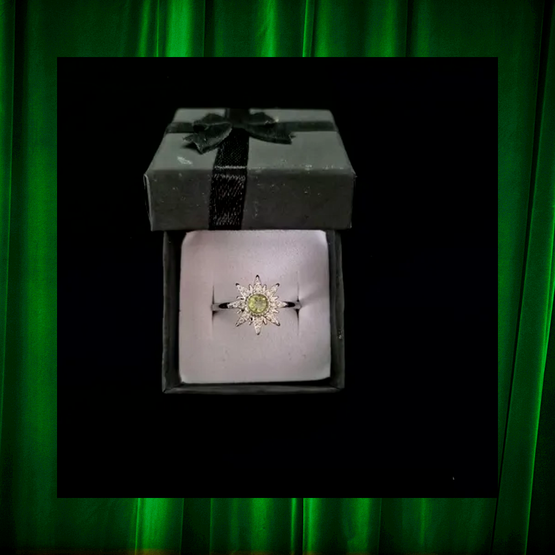 Peridot Star Adjustable Ring