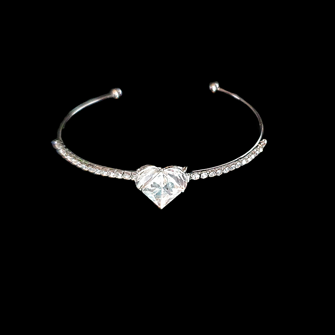 Bangle with heart detail