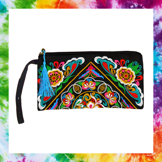 Vintage embroidered hobo chic hand bag