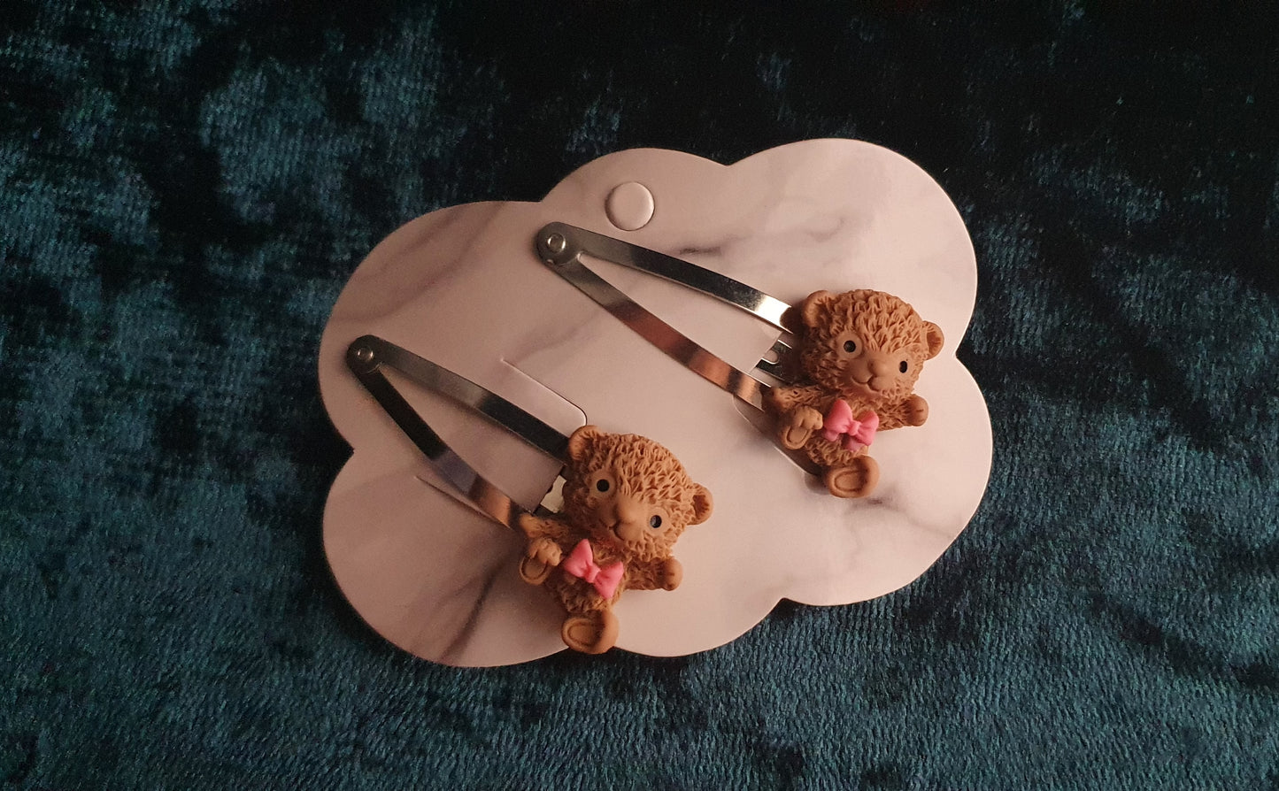 silver snap clip set of 2 with brown bears wearing a pink bow