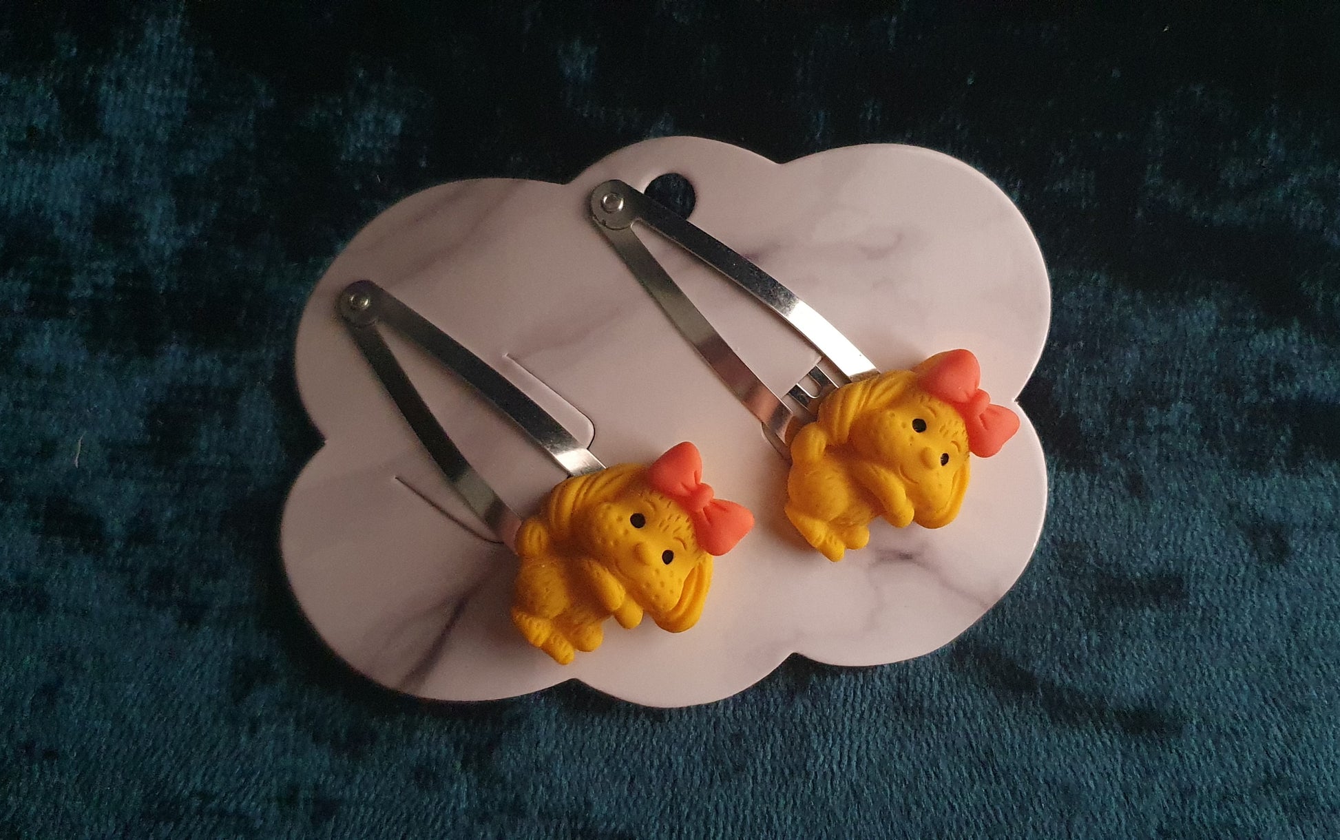 silver snap clip set of 2 with yellow dogs wearing a peach bow