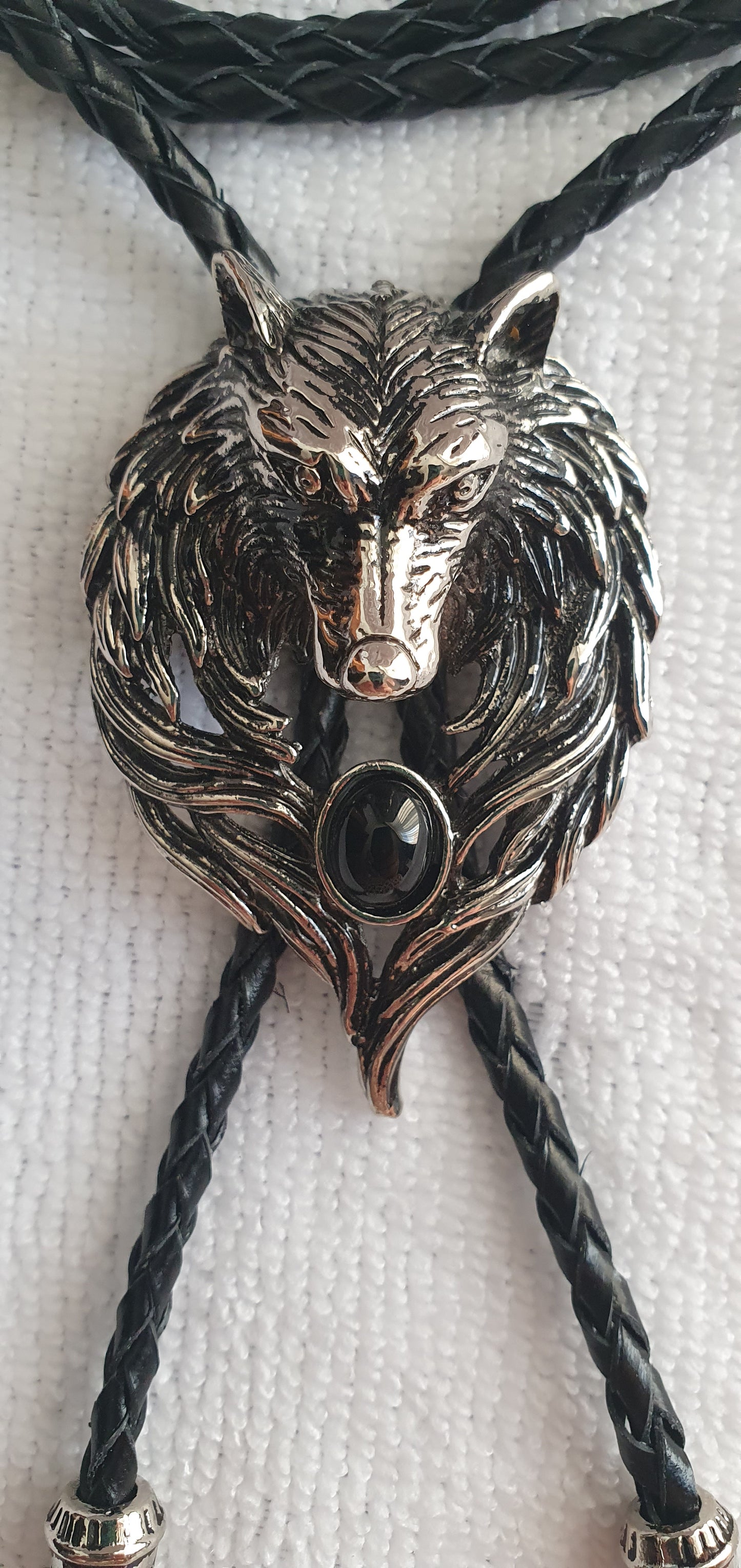 Wolf head Necktie with natural agate on a leather collar rope