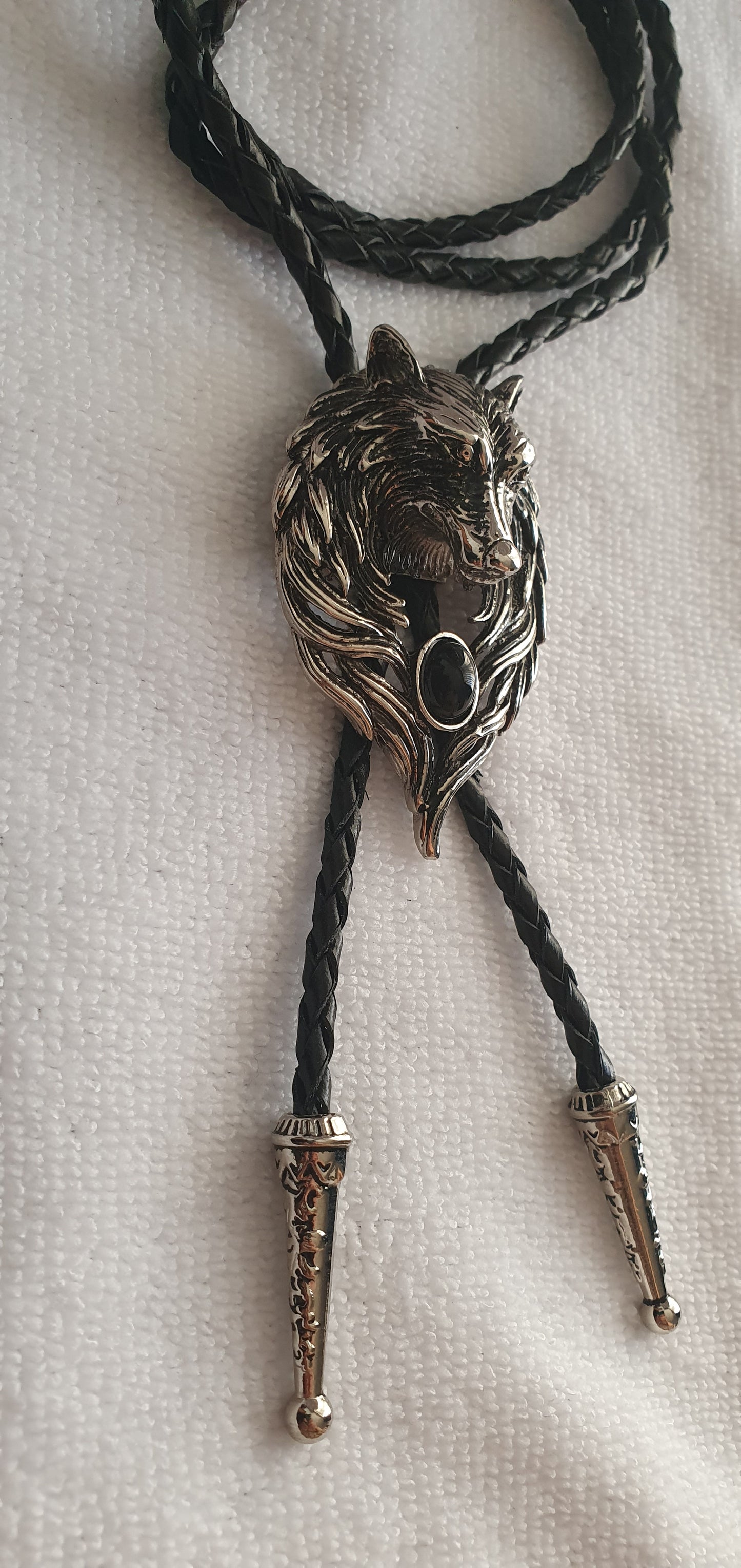 Wolf head Necktie with natural agate on a leather collar rope