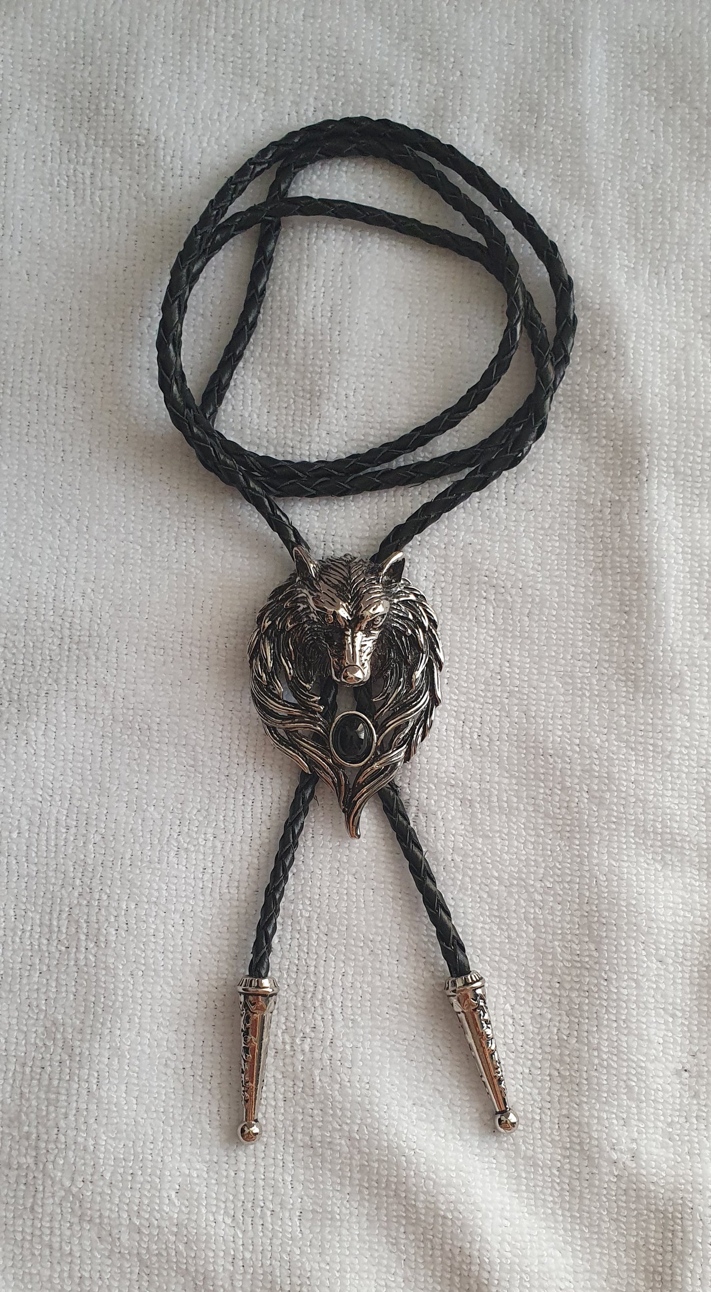 Wolf head Necktie with natural agate on a leather collar rope