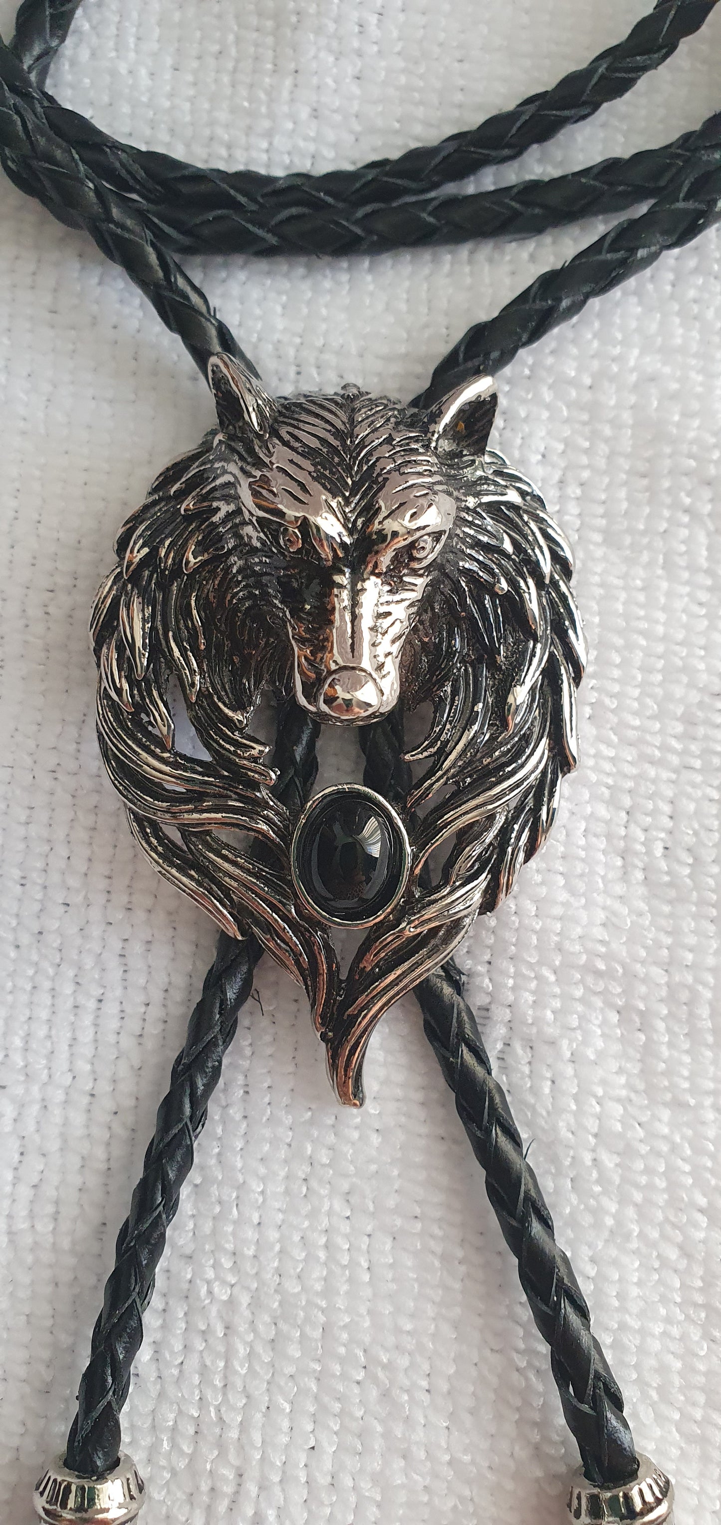 Wolf head Necktie with natural agate on a leather collar rope