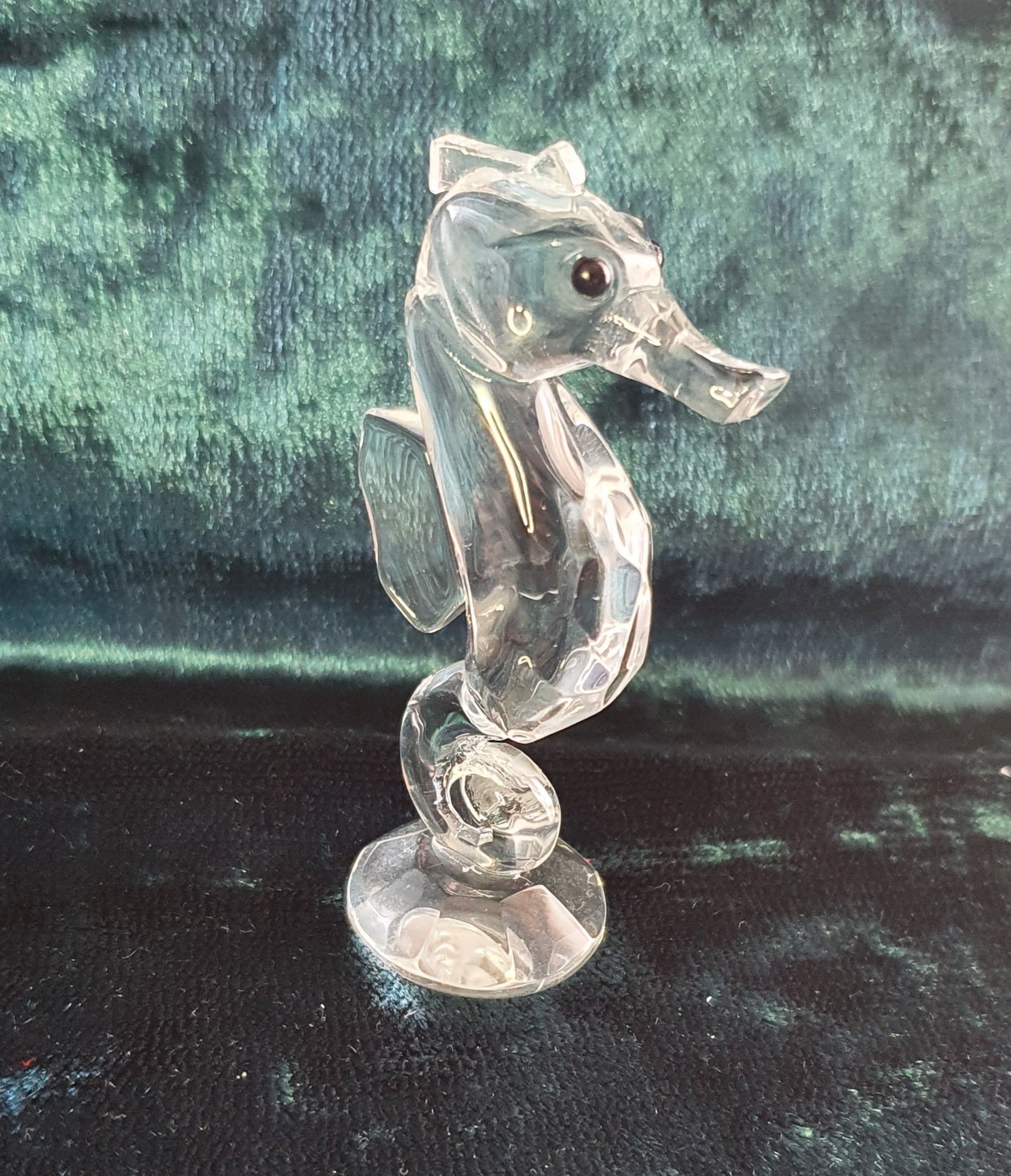 sea horse crystal figure