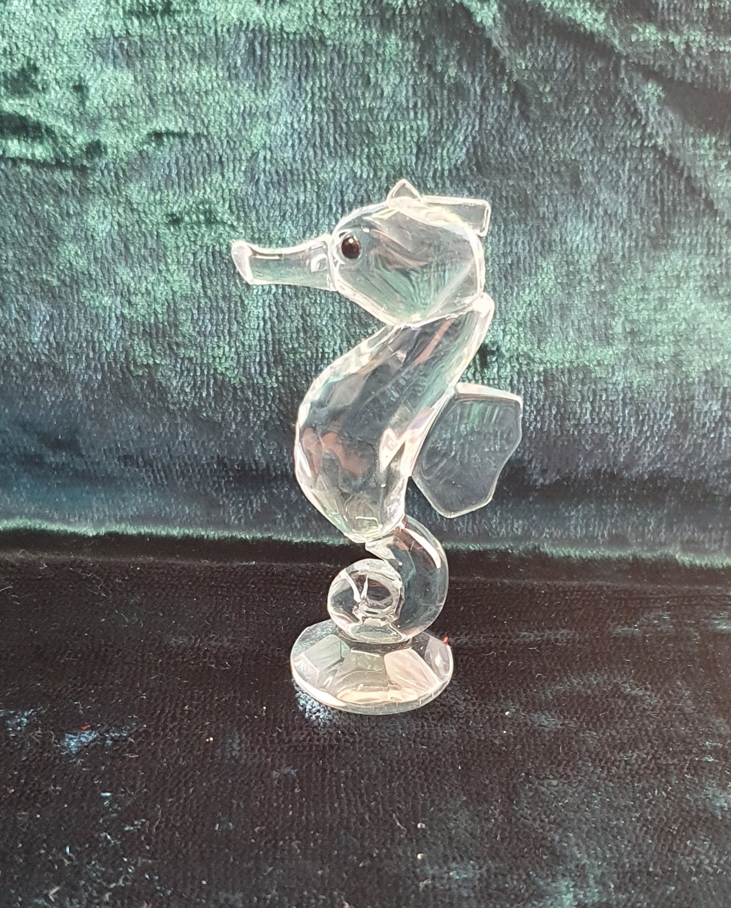 sea horse crystal figure