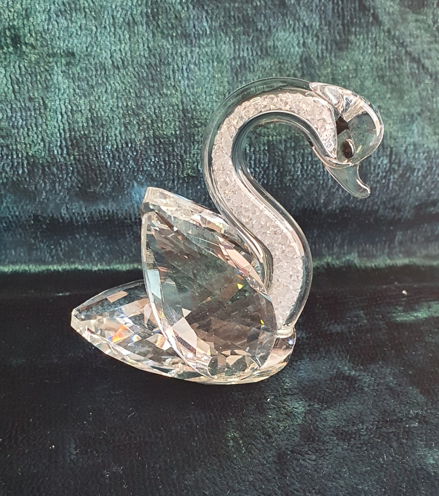 Swan crystal figure