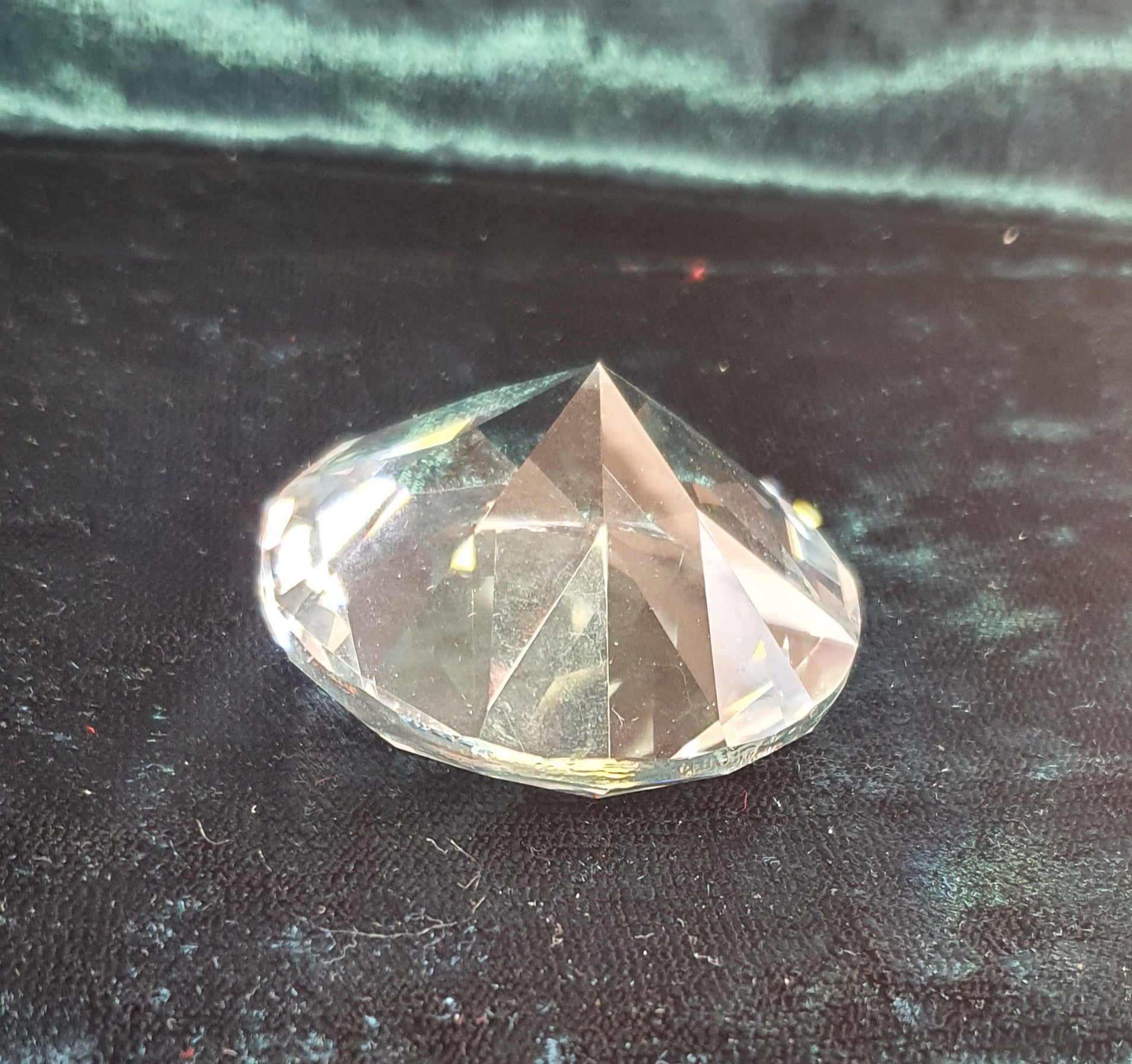 bottom of diamond shaped crystal figure