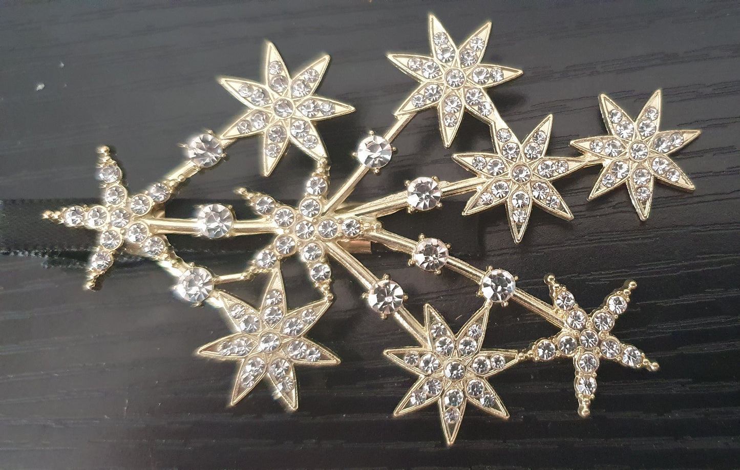 Star hair clip with crystal rhinestones