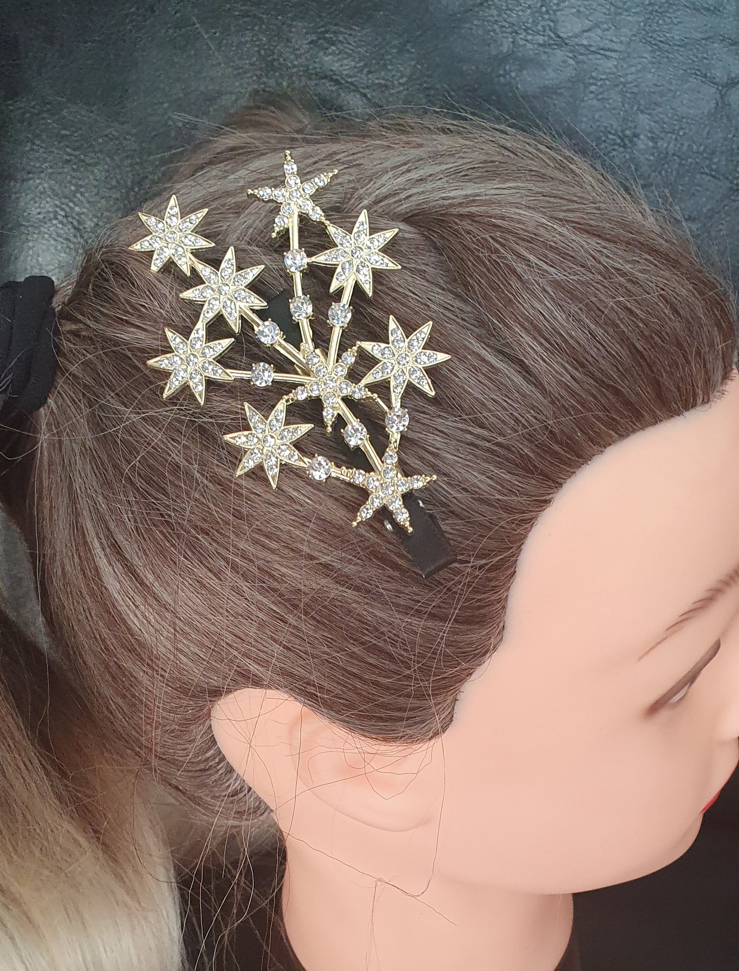 Star hair clip with crystal rhinestones