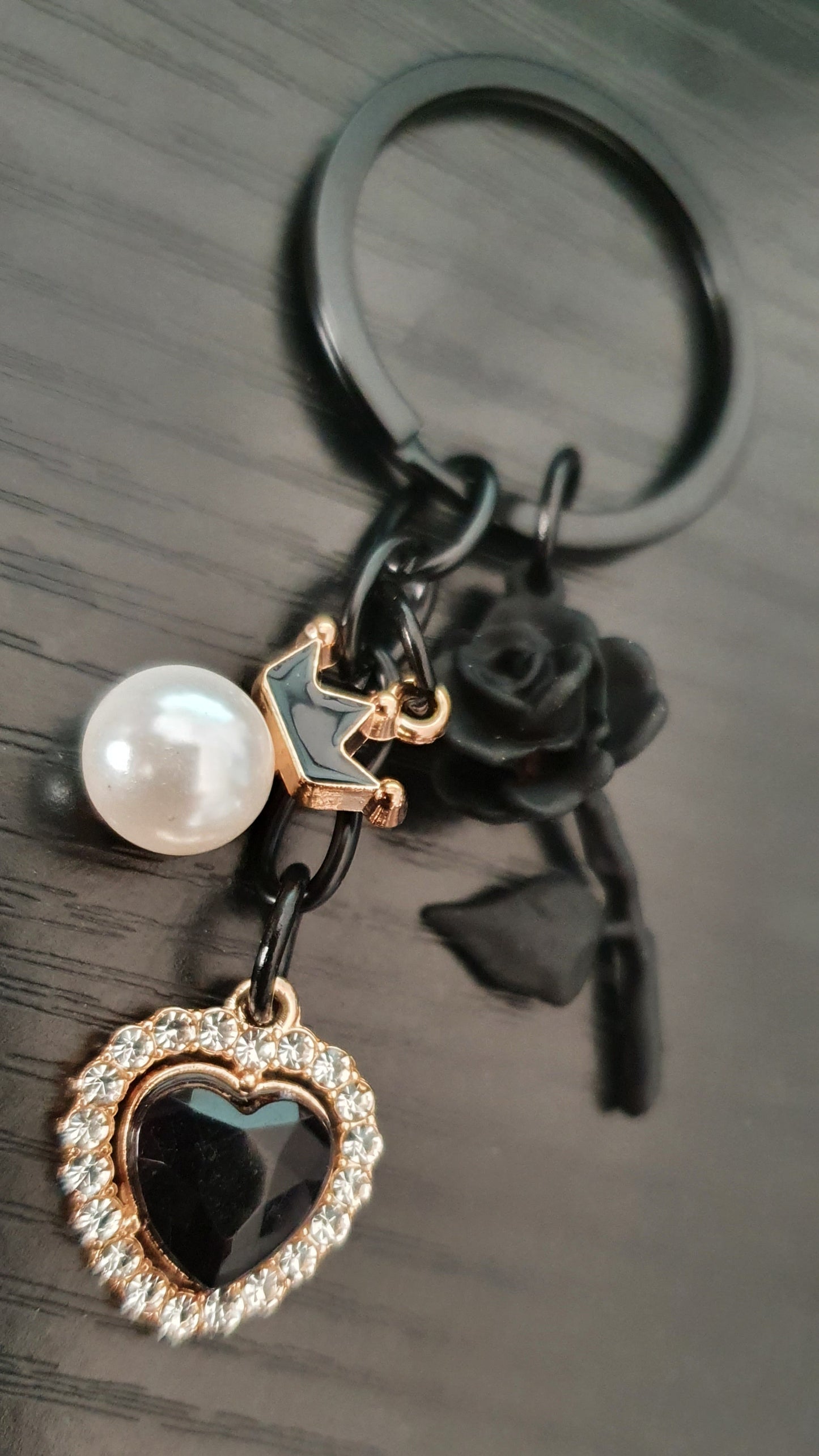 Black keyring keychain with pearl bead, crown, heart and rose