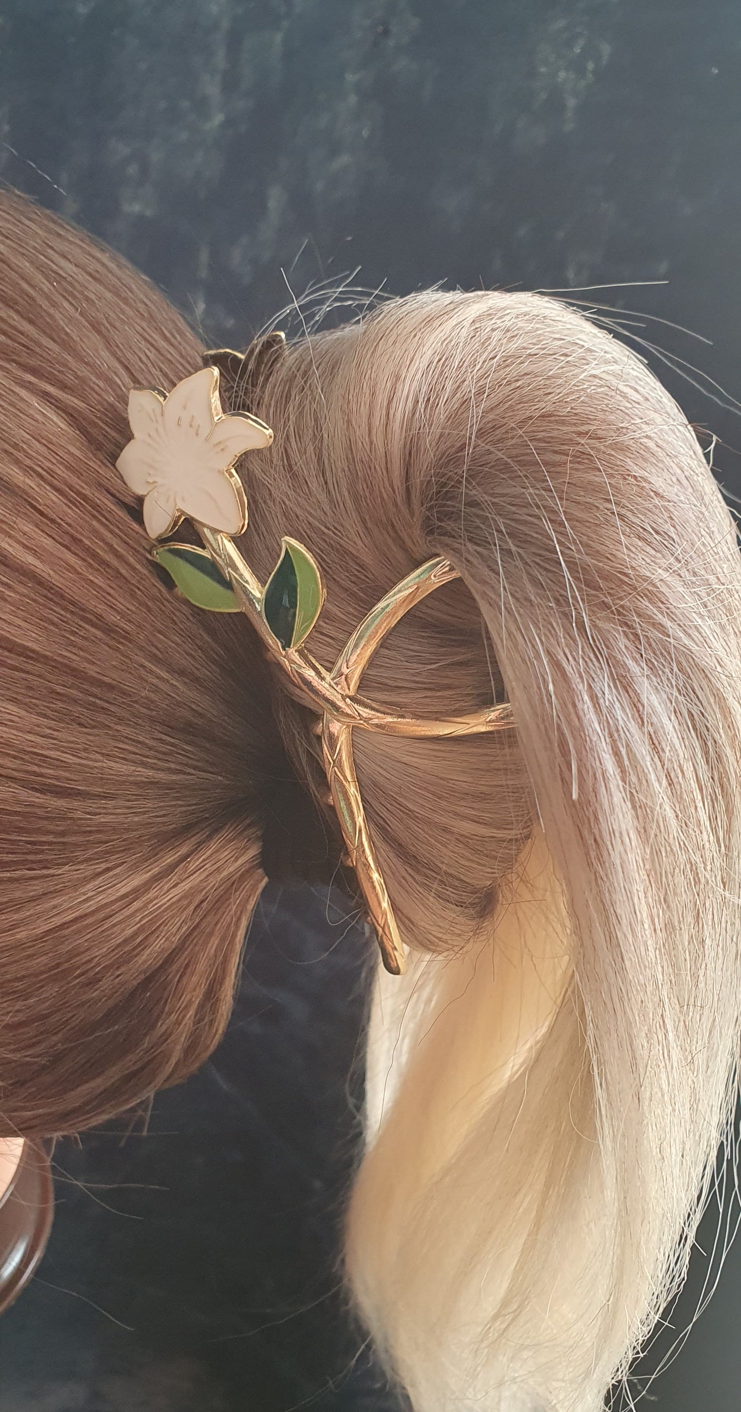 Lily Flower Hair Clip Claw