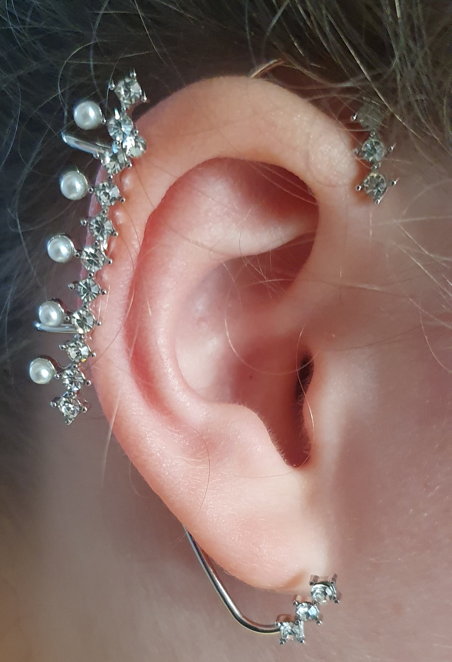 Pearl bead and crystal ear cuff clip