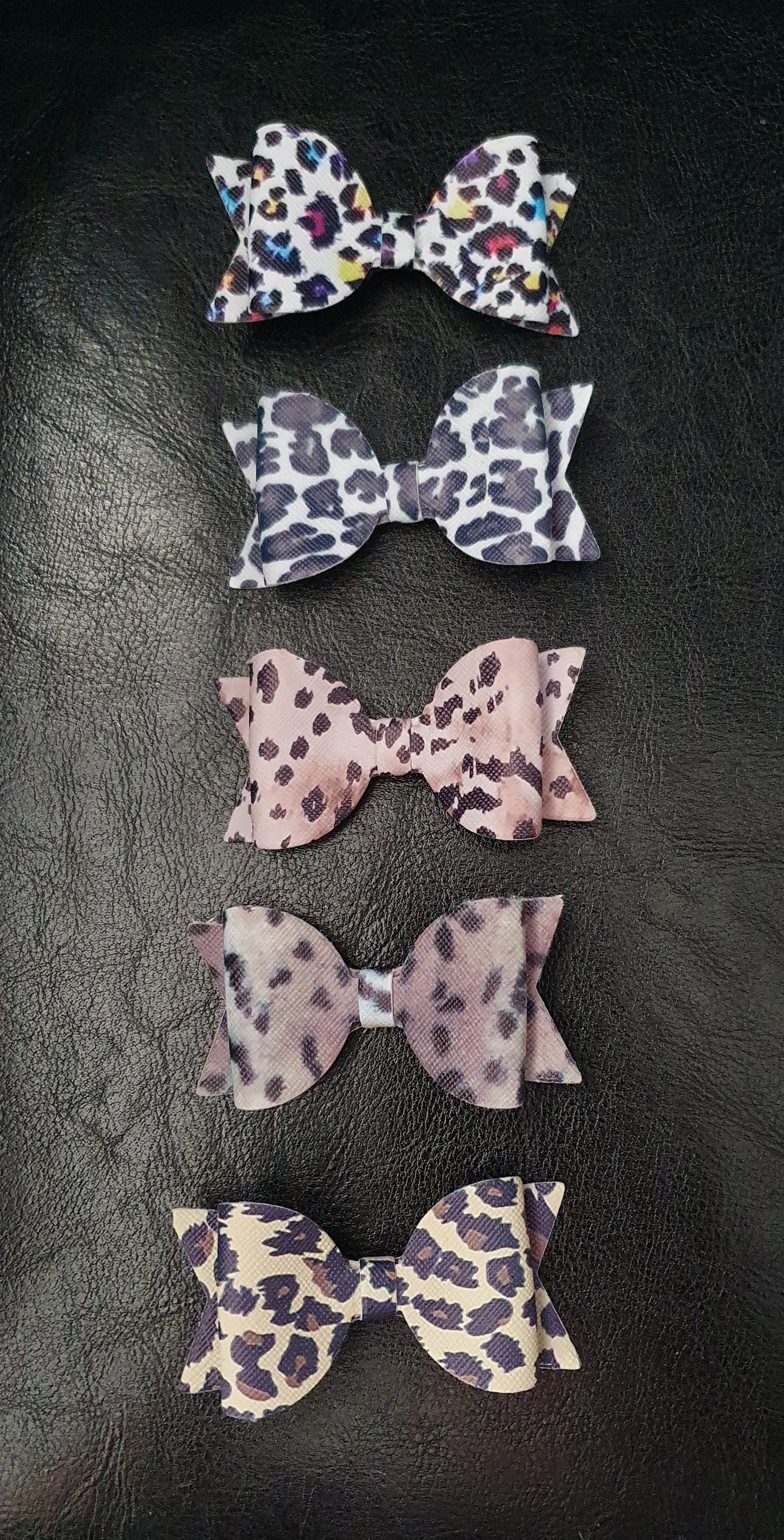 Leopard print faux leather bow set