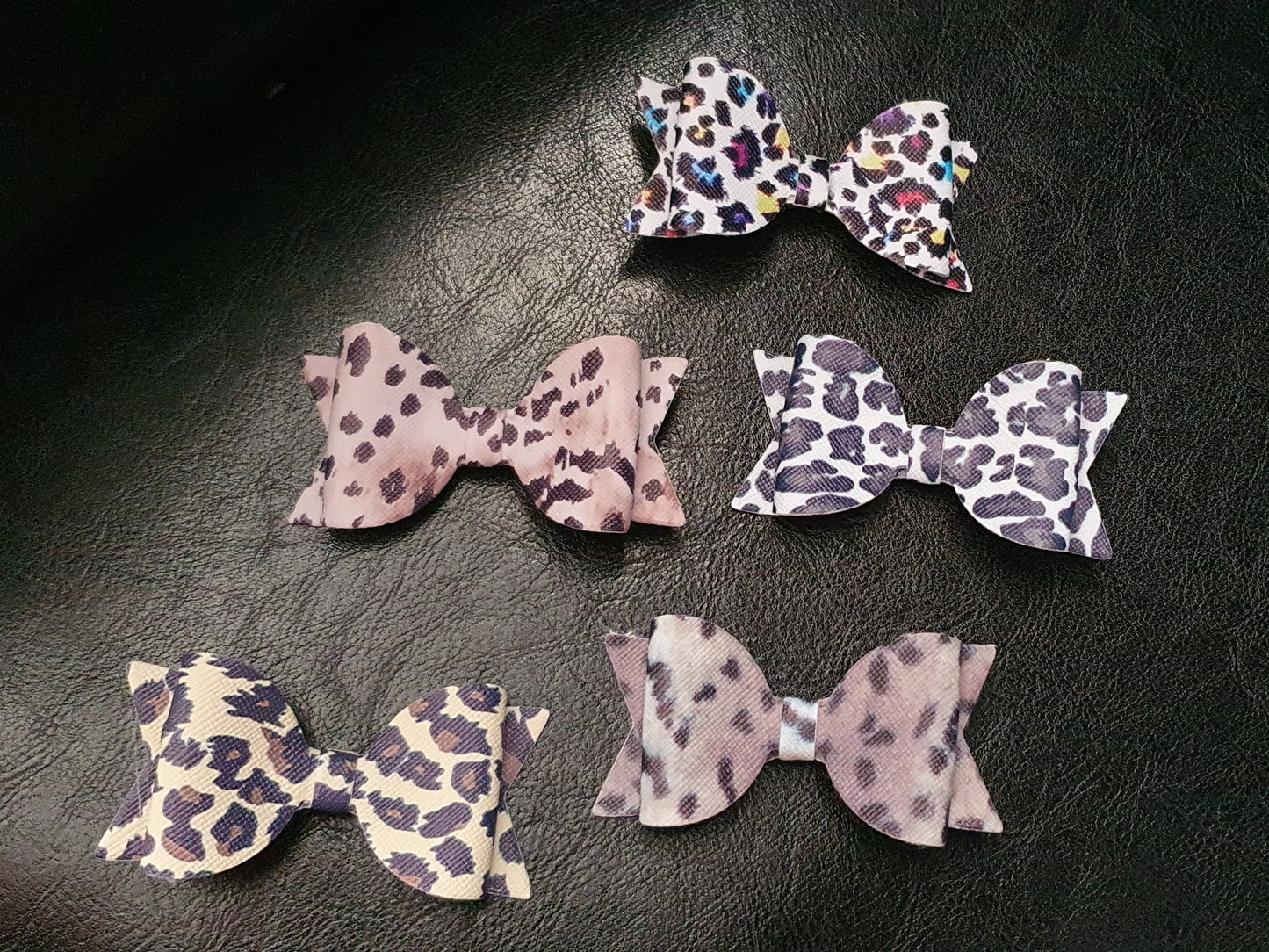 Leopard print faux leather bow set