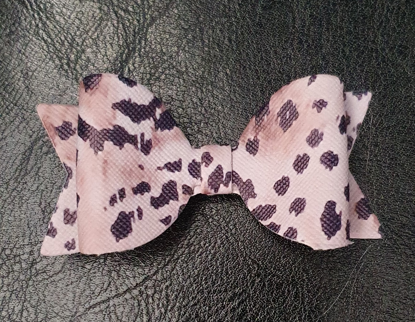 Leopard print faux leather bow set