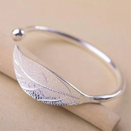 Adjustable silver leaf bracelet bangle